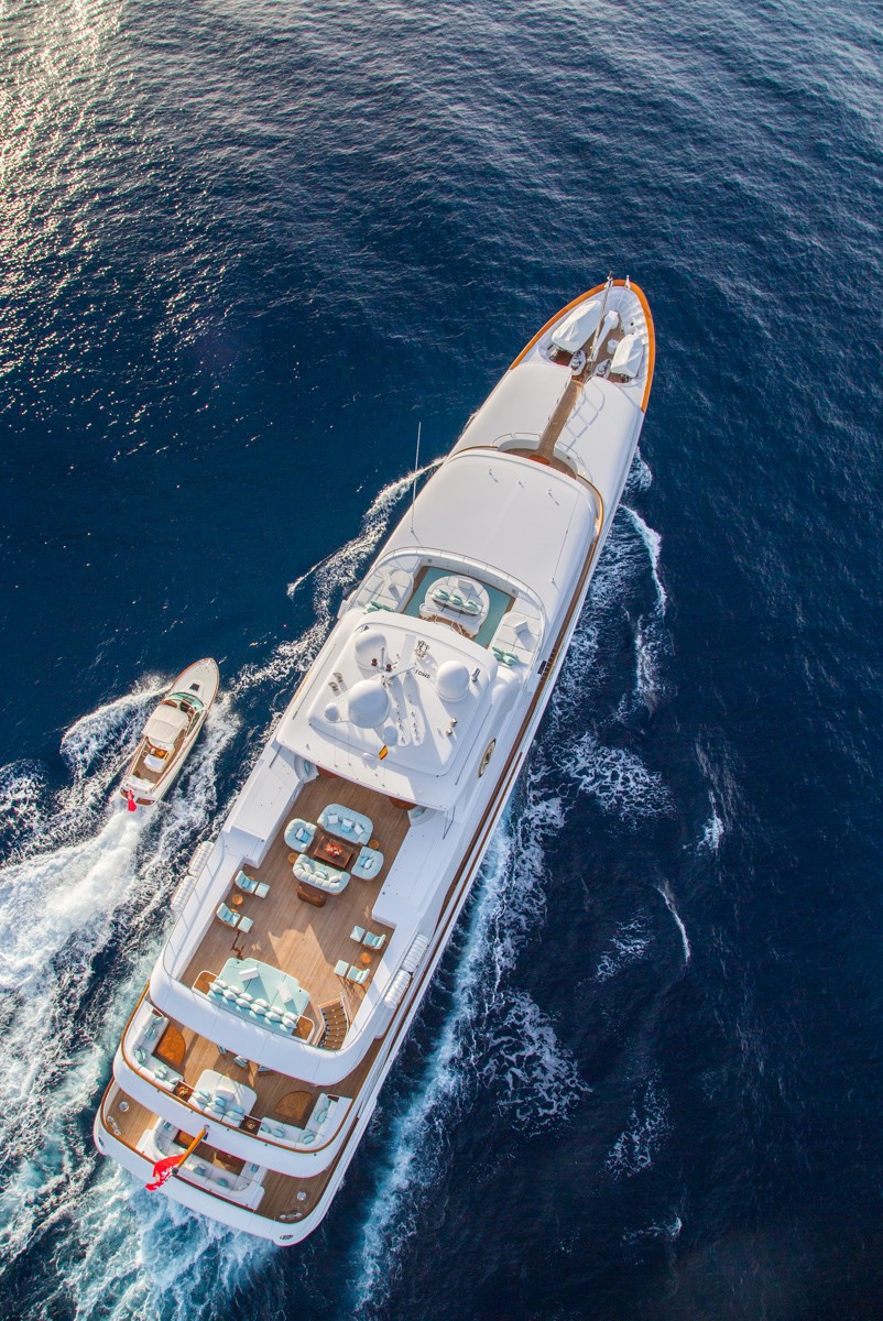 callisto yacht